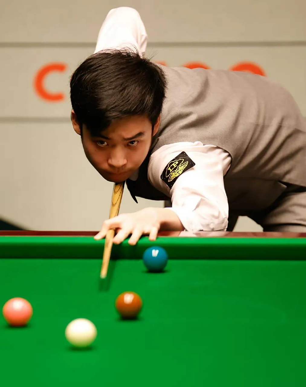 背后是什么 背后是什么